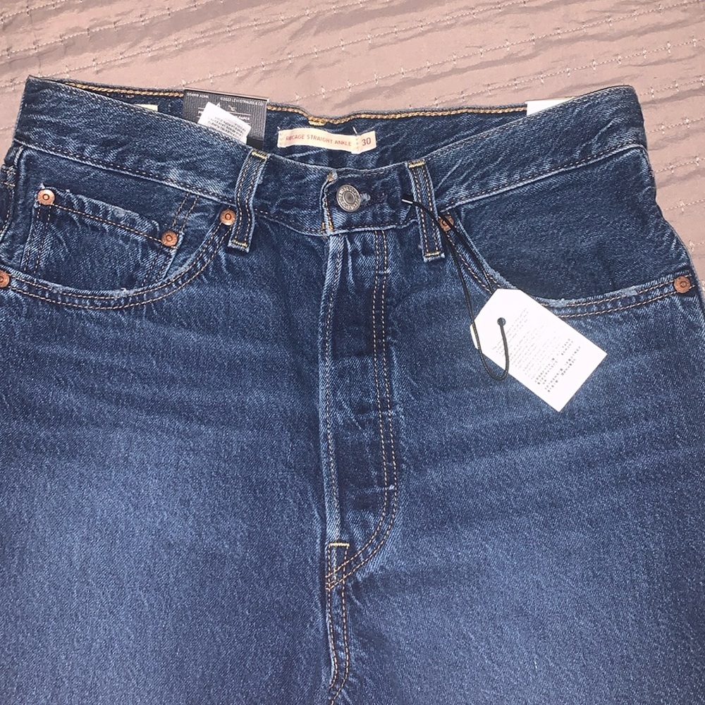 Womens Levi’s 30x27 Ribcage Straight Ankle jeans